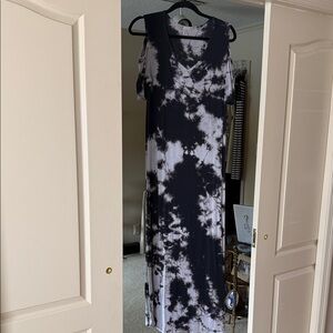 American Age Black and White Tie-Dye Maxi Dress
